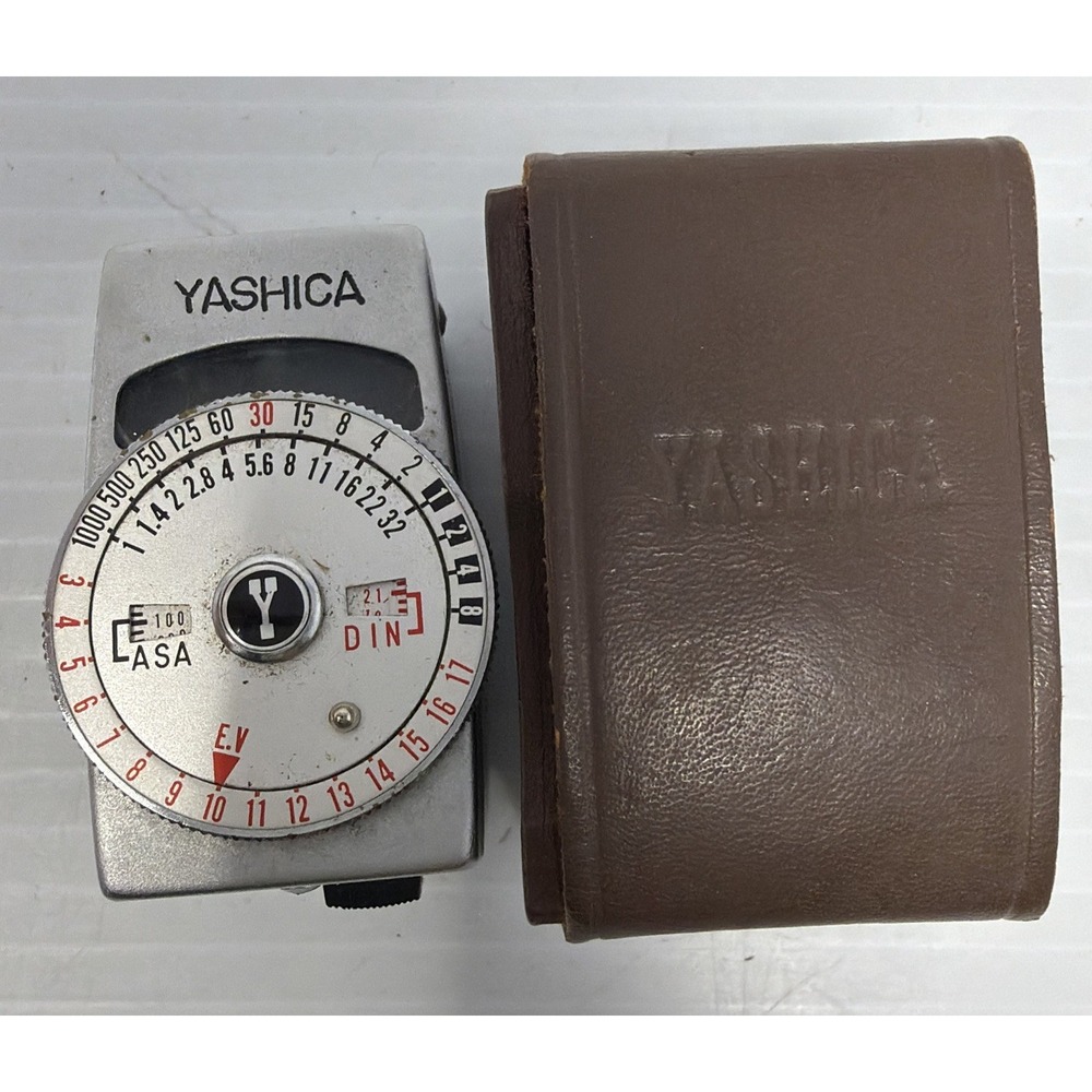 YASHICA Vintage Light Exposure Reader Model YEM35 With Case
